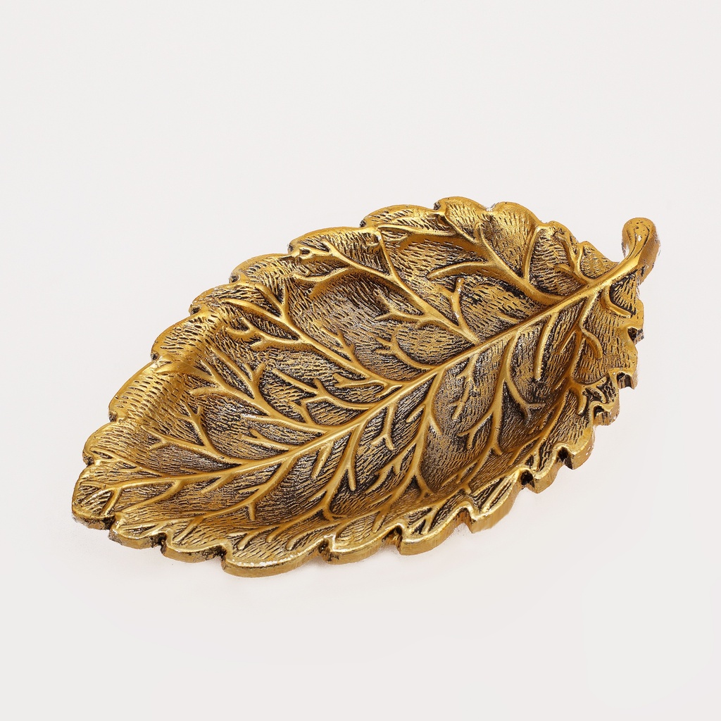  Metal Leaf Shape Dryfruit Plate