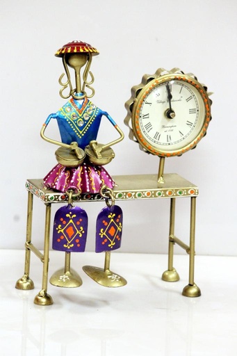 [Table Decor] Iron Table Top Clock with a Sitting Musician 